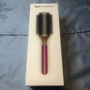 Dyson vented barrel brush (35mm) NEVER USED